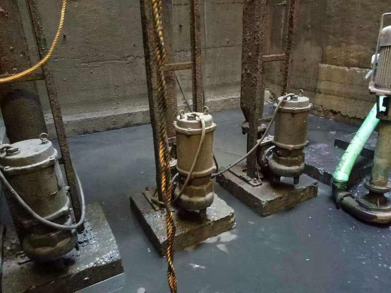 泾源污水池清理